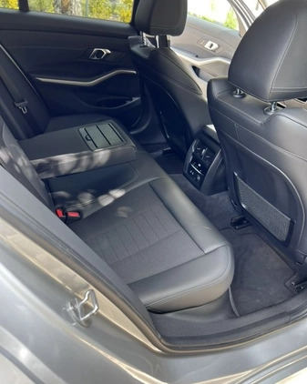 BMW Seria 3 cena 99700 przebieg: 162000, rok produkcji 2019 z Chojnice małe 301